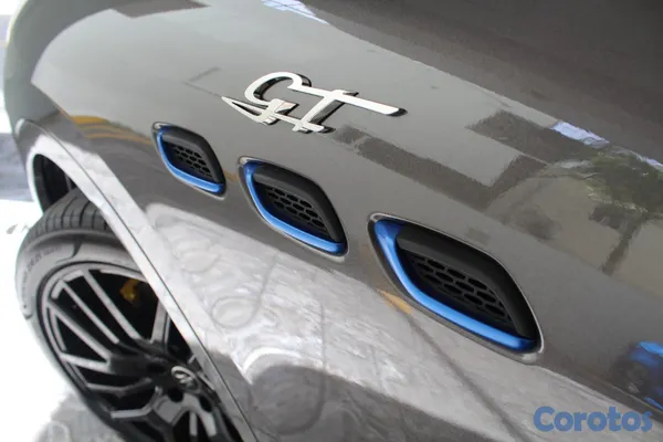 2026 Maserati Levante Hybrid — foto 10 / 11