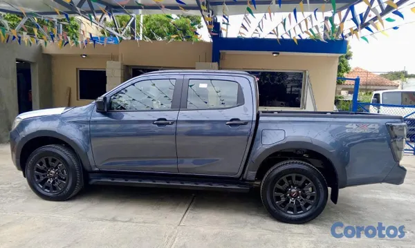 2027 Isuzu Dmax — foto 10 / 11