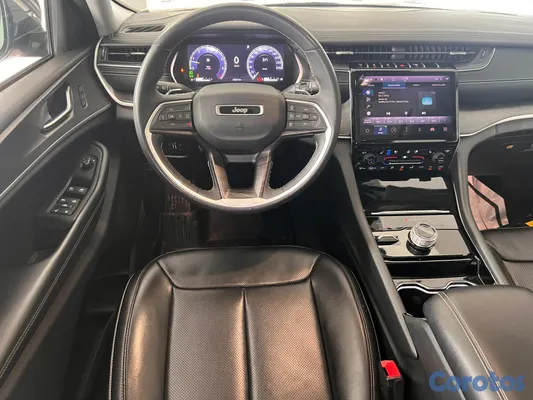 2023 Jeep Grand Cherokee — foto 9 / 12