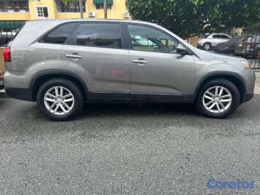 2014 Kia Sorento — foto 4 / 8