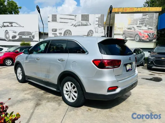 2019 Kia Sorento — foto 4 / 11