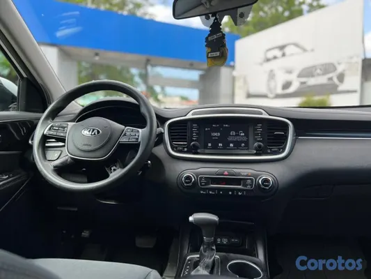 2019 Kia Sorento — foto 9 / 11