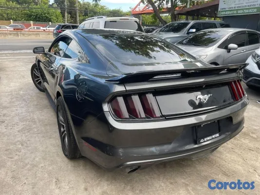 2017 Ford Mustang — foto 4 / 17