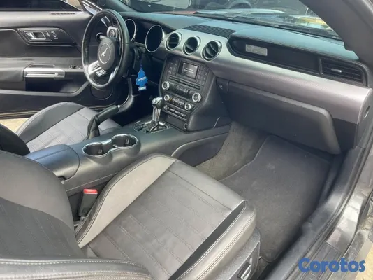 2017 Ford Mustang — foto 6 / 17