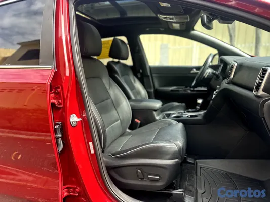 2020 Kia Sportage — foto 13 / 18