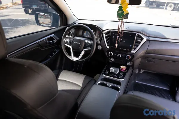 2025 Isuzu Dmax — foto 4 / 15