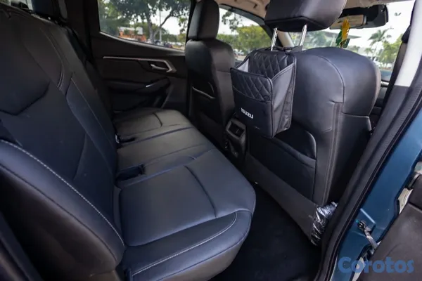 2025 Isuzu Dmax — foto 8 / 15