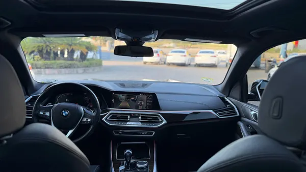 2020 BMW Serie X — foto 3 / 5