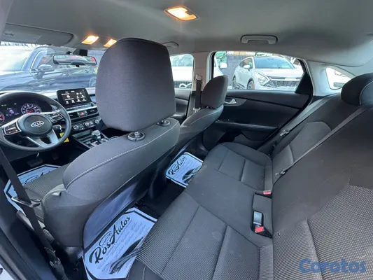 2020 Kia Forte — foto 9 / 10