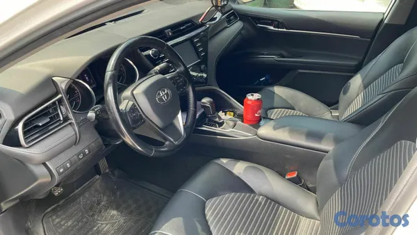 2020 Toyota Camry — foto 4 / 9