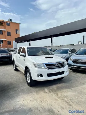 2014 Toyota Hilux — foto 2 / 10