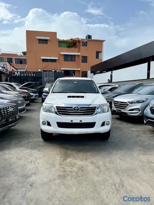 2014 Toyota Hilux — foto 3 / 10