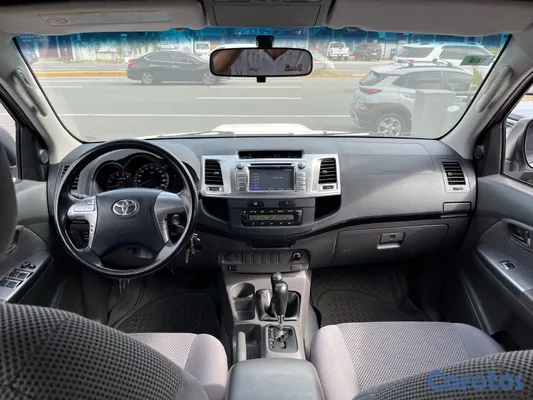 2014 Toyota Hilux — foto 4 / 10