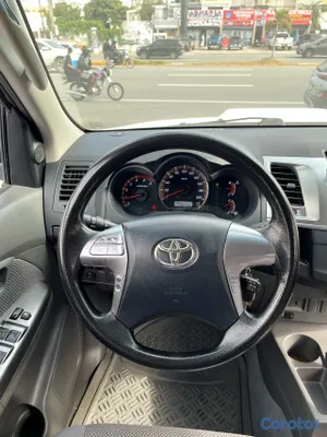 2014 Toyota Hilux — foto 10 / 10