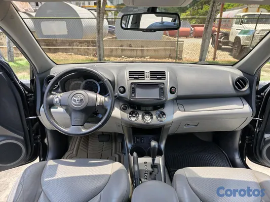 2012 Toyota Rav-4 — foto 9 / 11