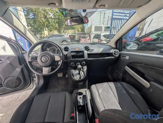 2013 Mazda Demio — foto 12 / 13
