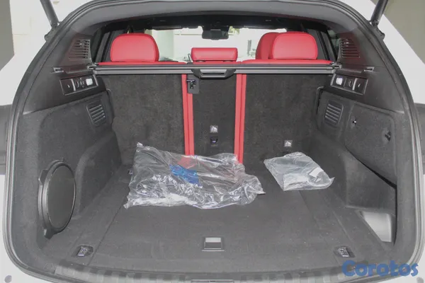 2024 Alfa Romeo Stelvio — foto 10 / 11