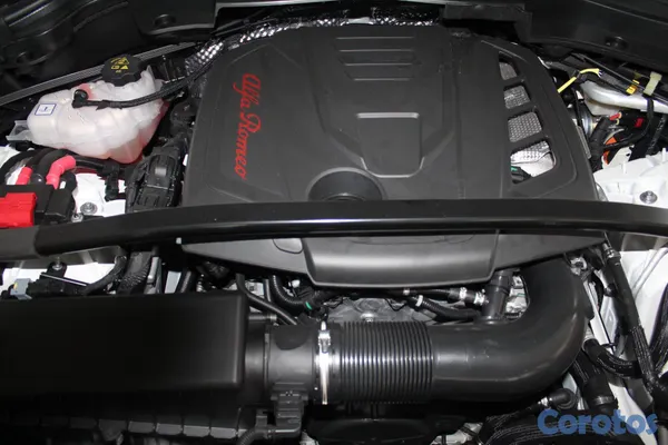 2024 Alfa Romeo Stelvio — foto 11 / 11