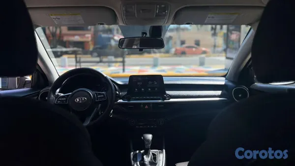 2019 Kia Forte — foto 3 / 9