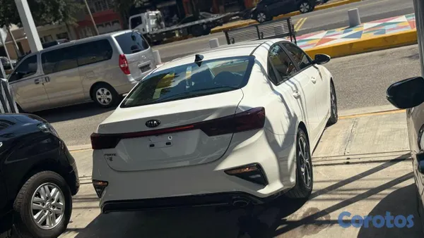 2019 Kia Forte — foto 4 / 9