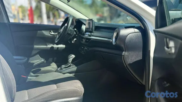 2019 Kia Forte — foto 8 / 9