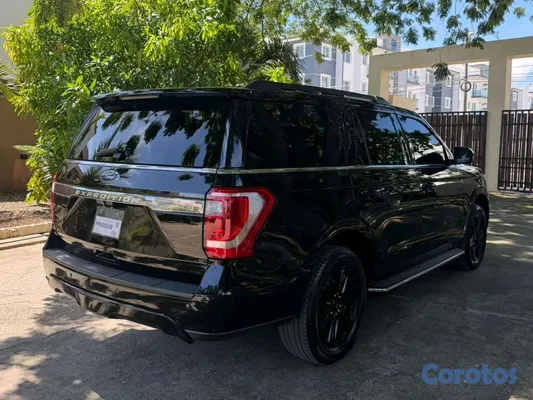 2020 Ford Expedition — foto 6 / 13