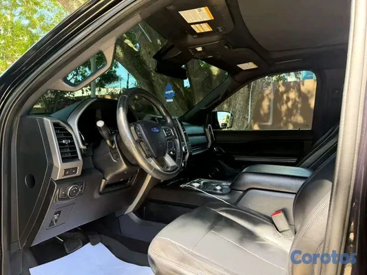 2020 Ford Expedition — foto 9 / 13