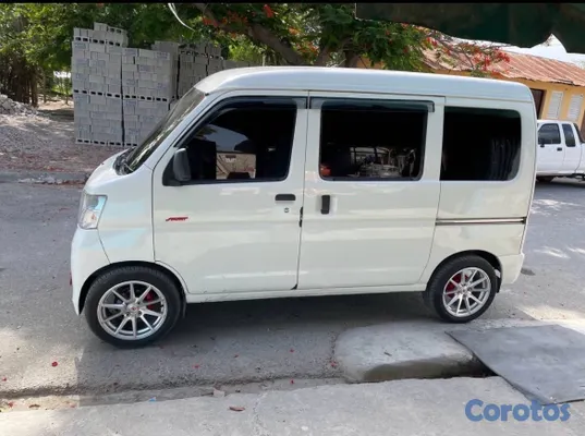 2017 Daihatsu Hijet 2017 – Súper Económica, Lista para Trabajar — foto 2 / 6
