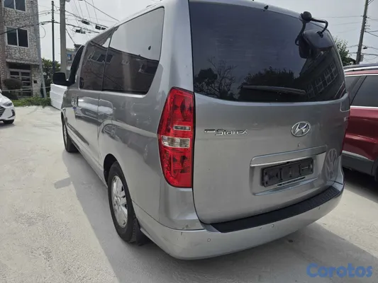 2021 Hyundai Grand Starex — foto 8 / 10