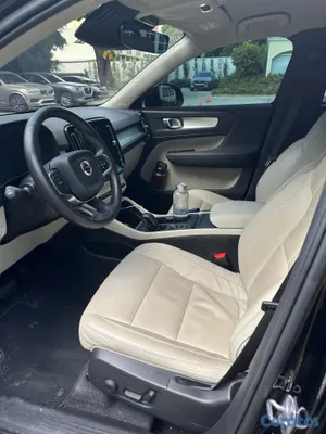 2022 Volvo XC40 T4 MOMENTUM — foto 6 / 14