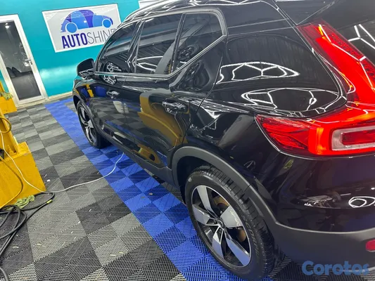 2022 Volvo XC40 T4 MOMENTUM — foto 11 / 14