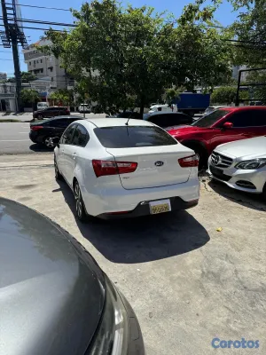 2016 Kia Rio — foto 7 / 9