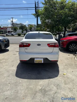 2016 Kia Rio — foto 8 / 9