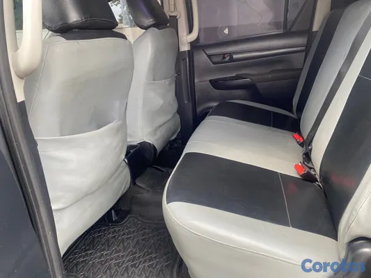 2018 Toyota Hilux — foto 3 / 10