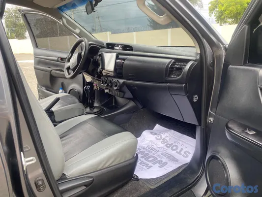 2018 Toyota Hilux — foto 5 / 10
