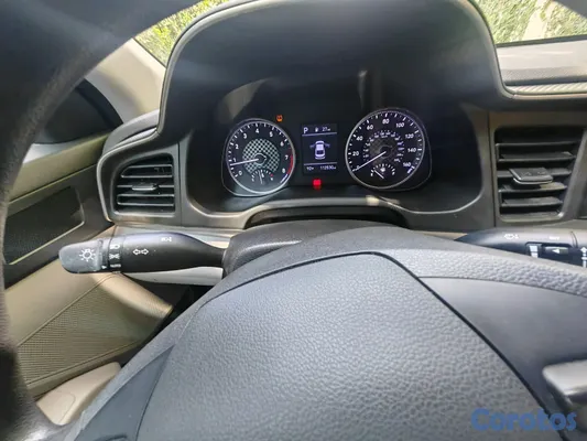 2020 Hyundai Elantra — foto 4 / 6