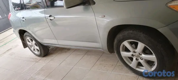 2007 Toyota Rav-4 — foto 13 / 14