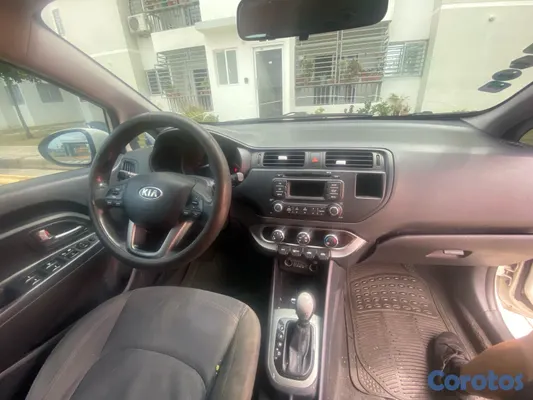 2014 Kia Rio — foto 7 / 7