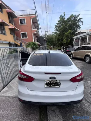 2014 Ford Focus — foto 6 / 9