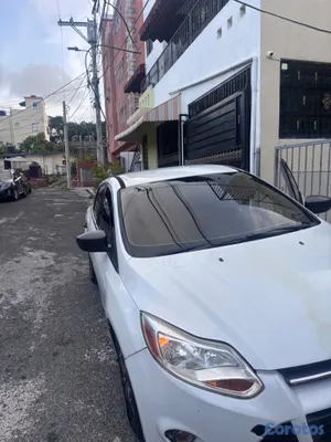 2014 Ford Focus — foto 7 / 9