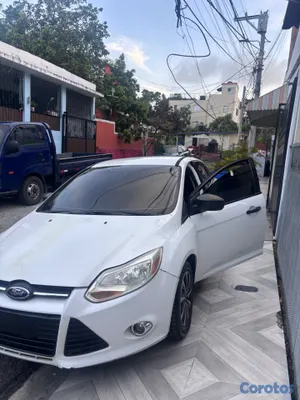 2014 Ford Focus — foto 9 / 9