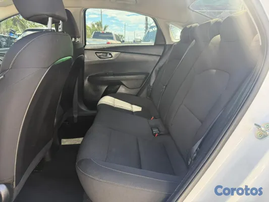2020 Kia Forte — foto 4 / 10