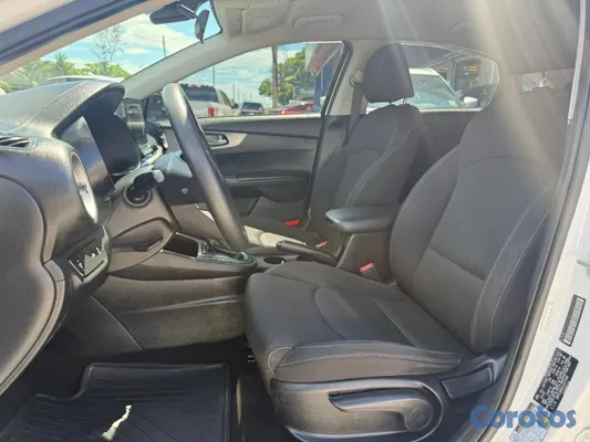 2020 Kia Forte — foto 5 / 10
