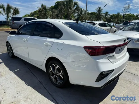2020 Kia Forte — foto 6 / 10