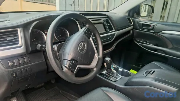 2019 Toyota Highlander — foto 7 / 8