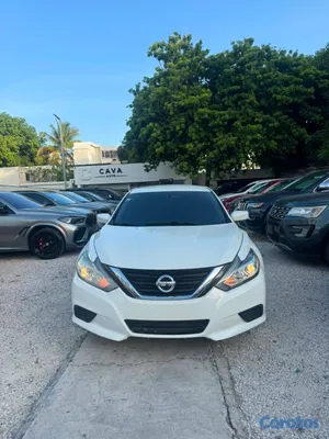 2017 Nissan Altima — foto 5 / 11