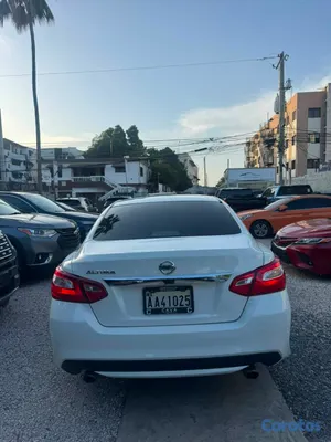 2017 Nissan Altima — foto 9 / 11