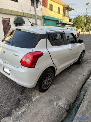 2017 Suzuki Swift — foto 2 / 5