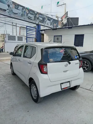 2020 Daihatsu Mira — foto 4 / 10
