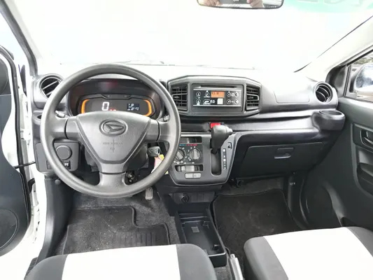 2020 Daihatsu Mira — foto 6 / 10